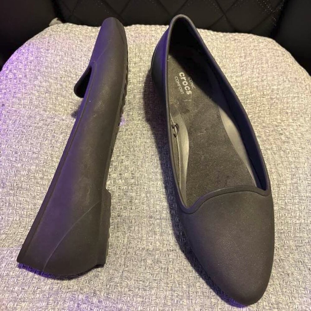 LAST CALL!! Size 7W Black Crocs Iconic Comfort Flats